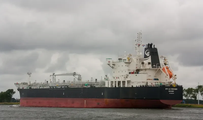 STI LE ROCHER Tanker IMO 9645762 photo 7