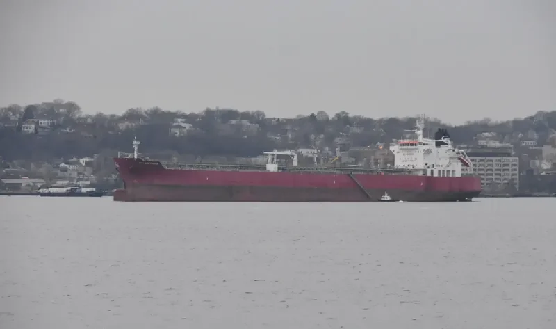 PIONEROS Tanker IMO 9650573 photo 8