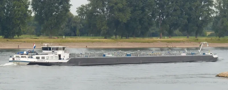 ELINE Tanker IMO 9652727 photo 6