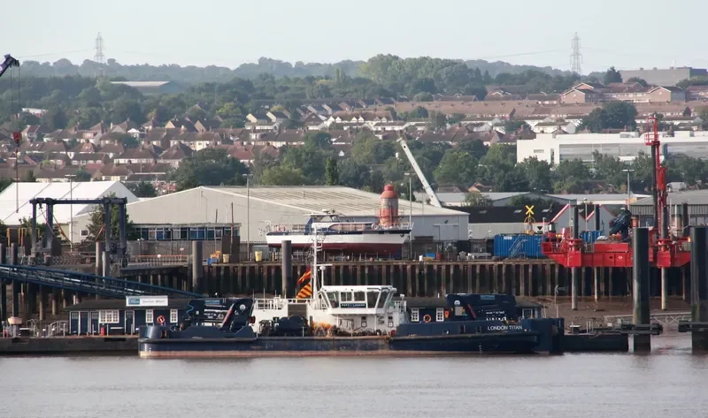 LONDON TITAN Offshore Vessel IMO 9670406