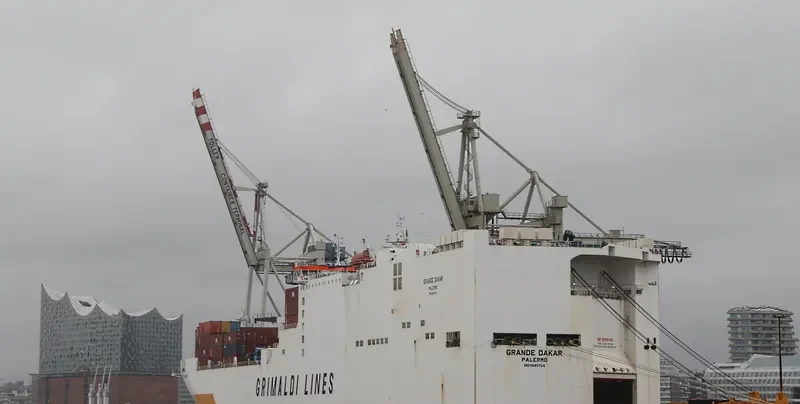 GRANDE DAKAR Ro-Ro IMO 9680724