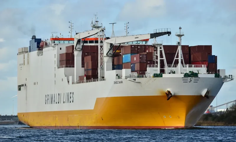 GRANDE DAKAR Ro-Ro IMO 9680724 photo 9