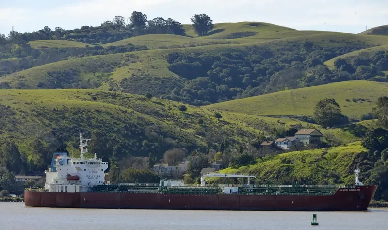 SILVER CAROLYN Tanker IMO 9682370 photo 2