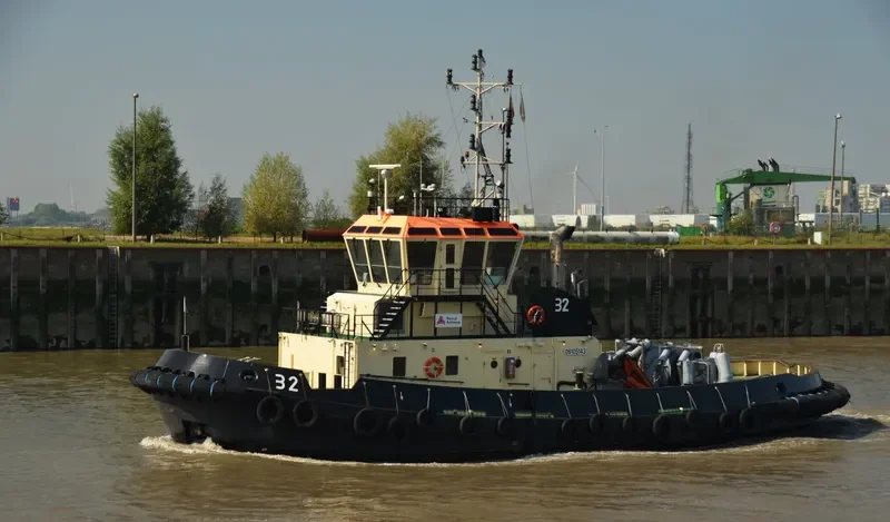 TUG 32 General Cargo IMO 9684043 photo 2