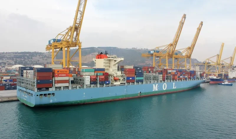 SEASPAN BRAVO Container Ship IMO 9685322 photo 2