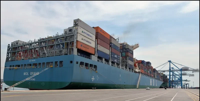 SEASPAN BRAVO Container Ship IMO 9685322 photo 10