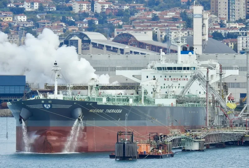 NISSOS THERASSIA Tanker IMO 9694646 photo 3