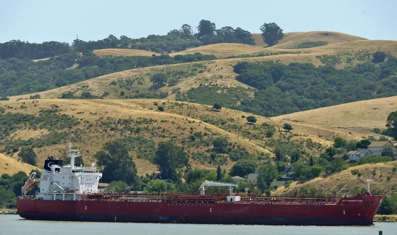 STI MANHATTAN Tanker IMO 9707261 photo 3