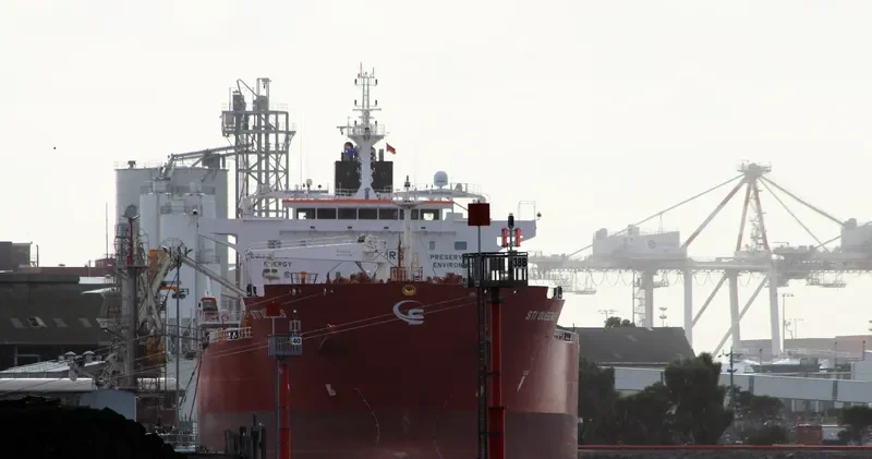 STI QUEENS Tanker IMO 9707273 photo 7