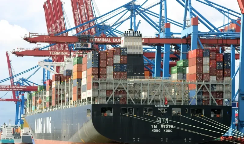 YM WIDTH Container Ship IMO 9708447 photo 9