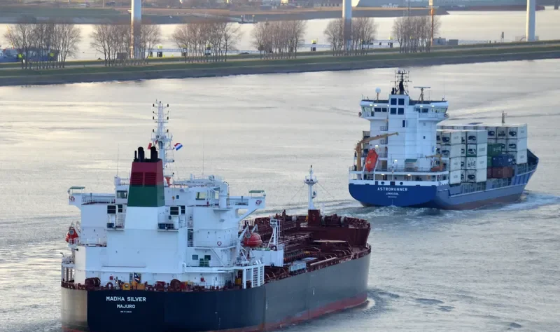 MADHA SILVER Tanker IMO 9718818 photo 7