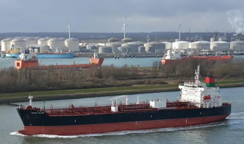 MADHA SILVER Tanker IMO 9718818 photo 8