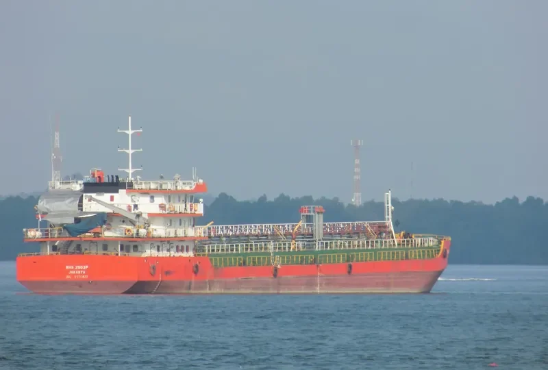 WHS 2503 P Tanker IMO 9723837 photo 2