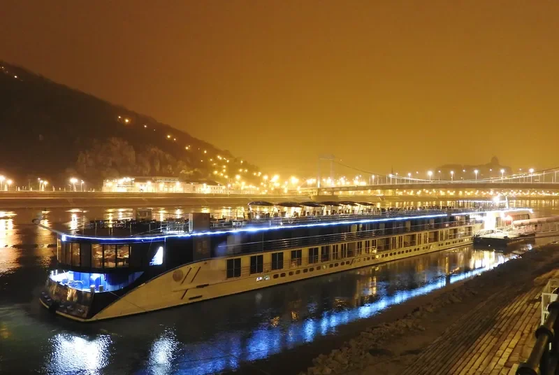 AMASONATA Passenger Ship IMO 9724207 photo 5