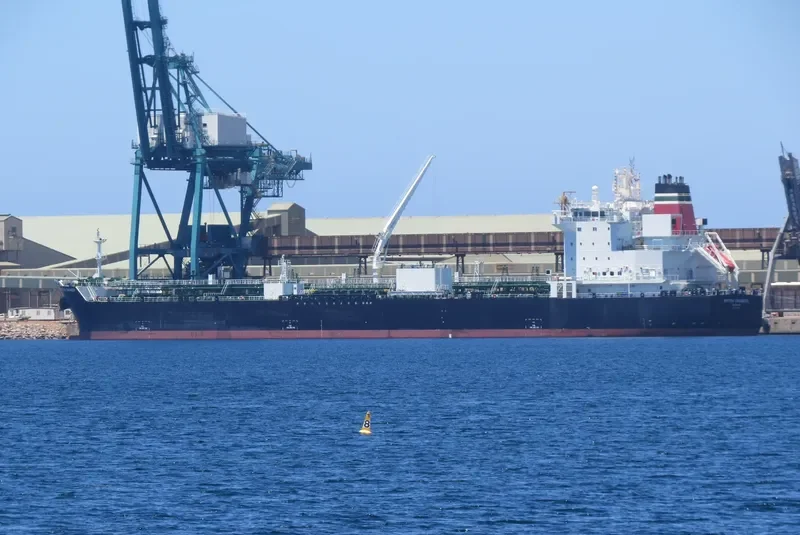 BRITISH ENGINEER Tanker IMO 9724702 photo 2