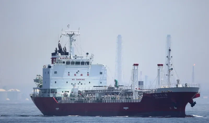 AZUMA MARU NO.21 Tanker IMO 9758088 photo 5